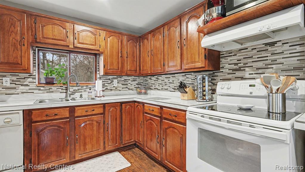 15643 Fry Street, Plymouth, MI 48170 — Photo 17