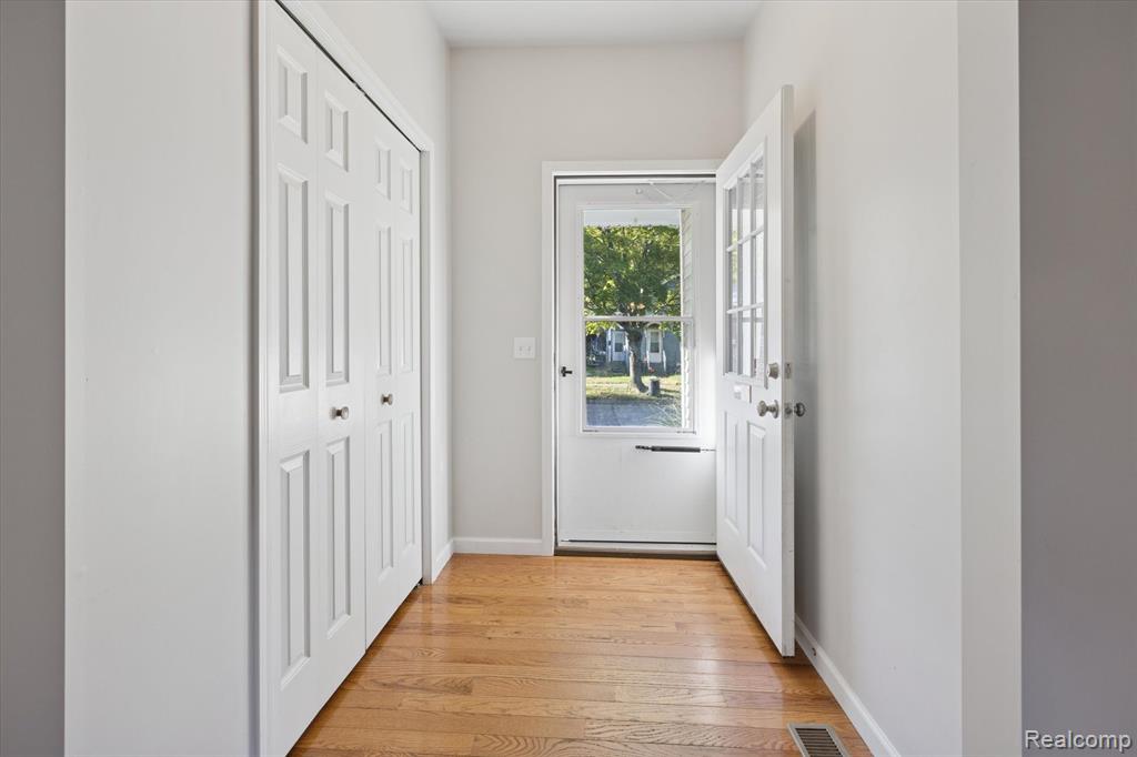 516 N Granger Street, Saginaw, MI 48602 — Photo 5
