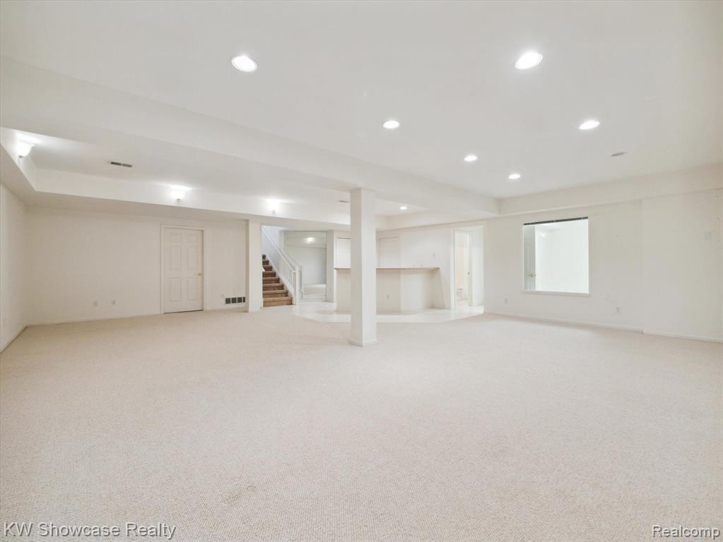 61011 EVERGREEN, South Lyon, MI 48178 — Photo 36