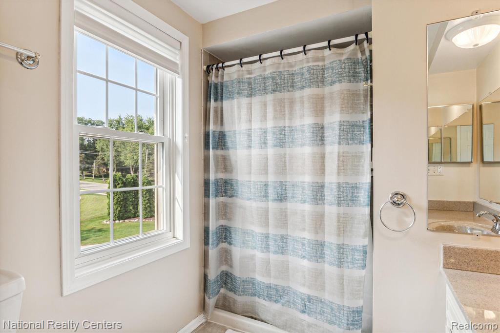 42372 COTSWOLD Court, Northville, MI 48168 — Photo 45