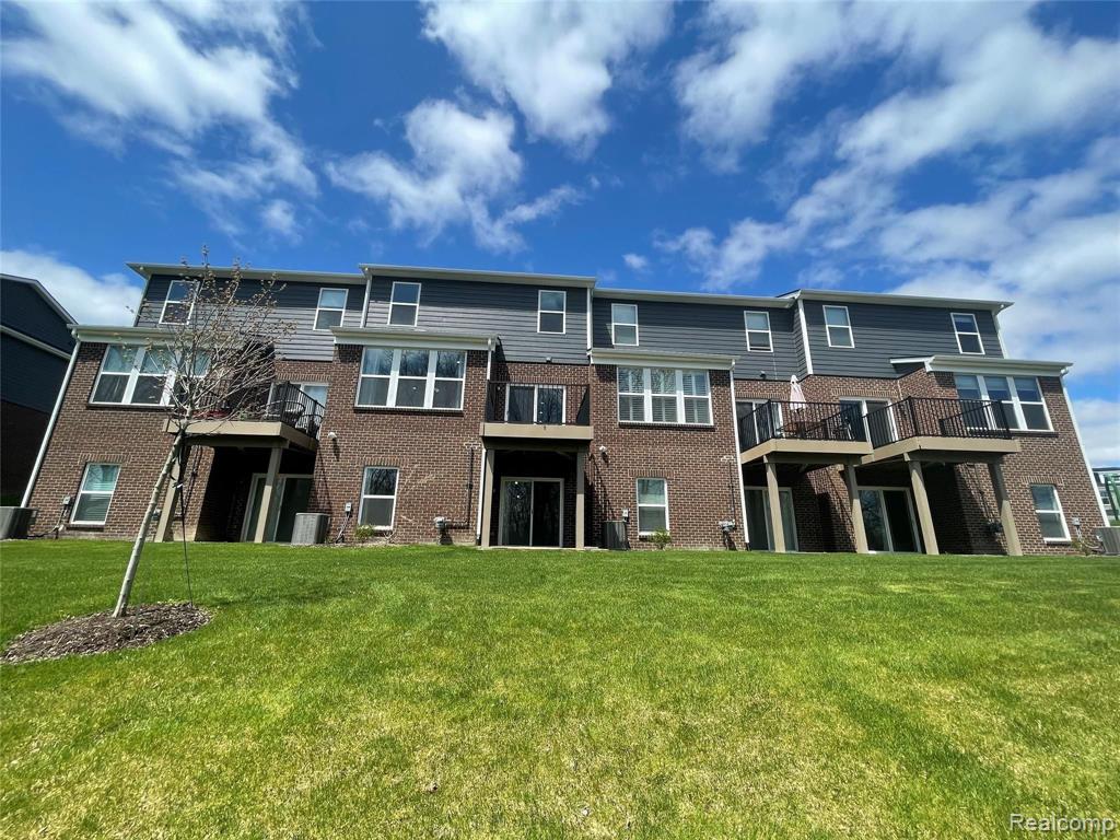 43591 CHANCELLOR LANE, Novi, MI — Photo 27