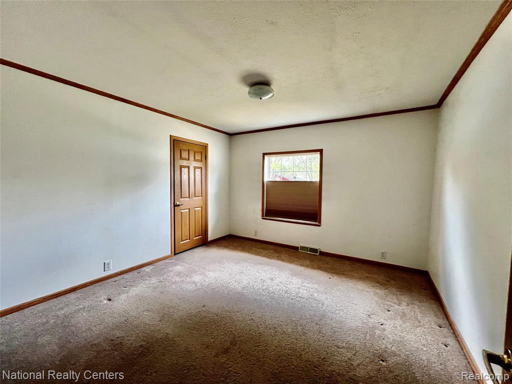 8015 Syracuse Street, Taylor, MI 48180 — Photo 20