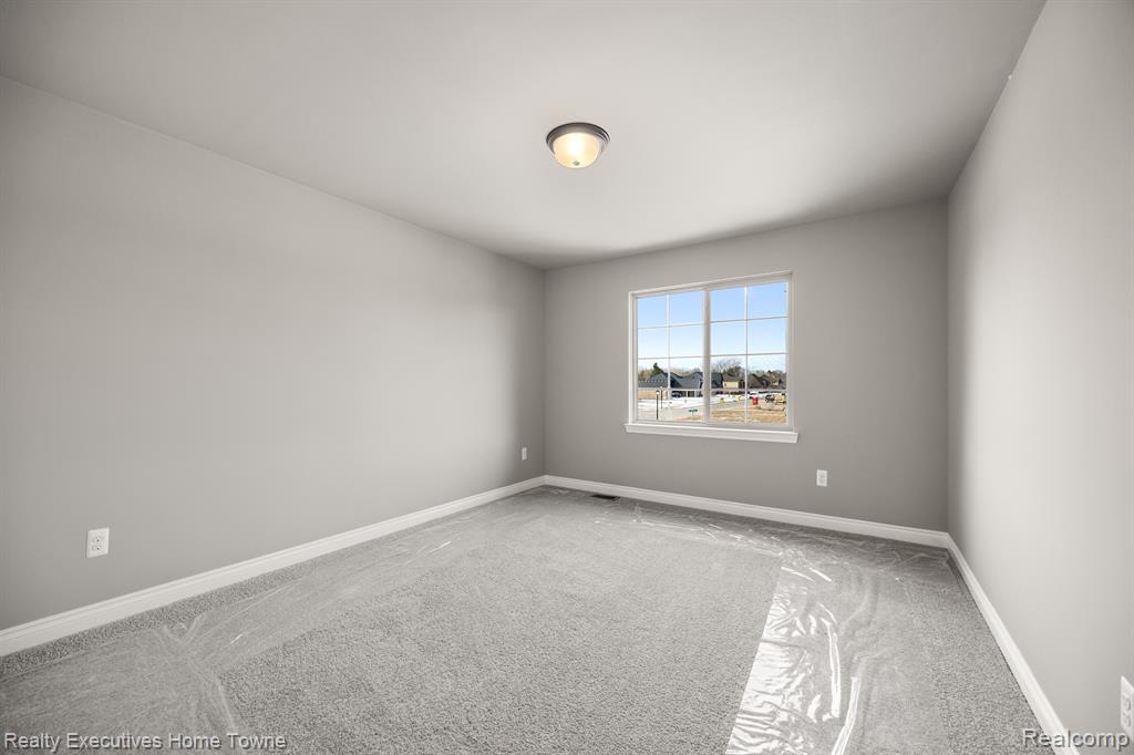 53972 CARRIGAN Drive, New Baltimore, MI 48047 — Photo 38