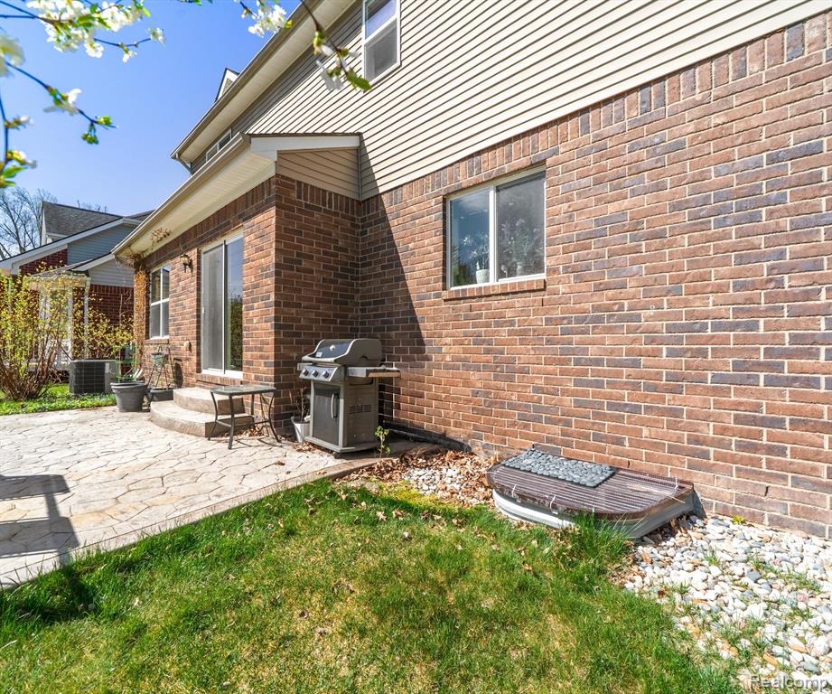 43442 CHERRYWOOD Lane, Canton, MI 48188 — Photo 42