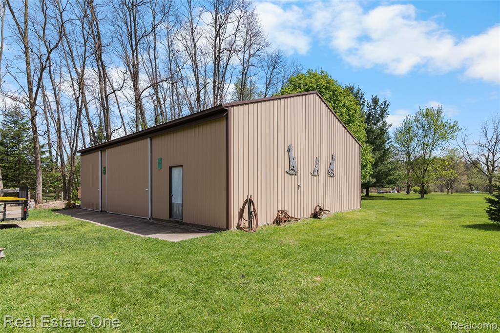 9050 Earhart Road, South Lyon, MI 48178 — Photo 39