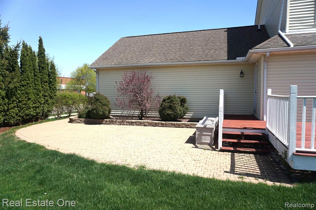 6993 WELLINGTON Drive, Dexter, MI 48130 — Photo 3