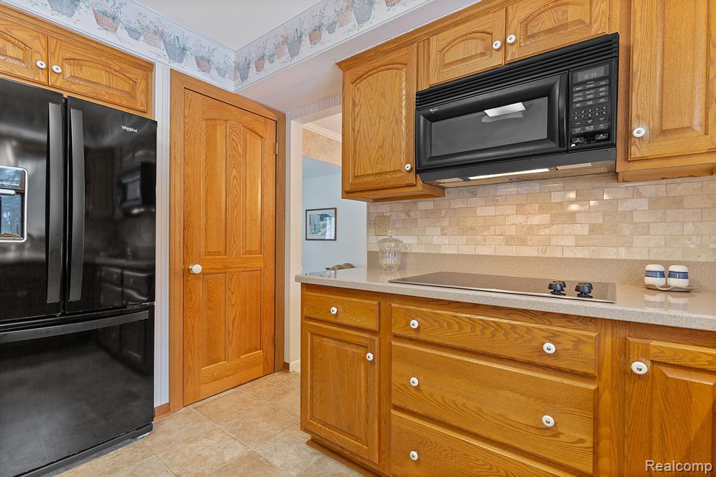 42126 BAINTREE Circle, Northville, MI 48168 — Photo 23