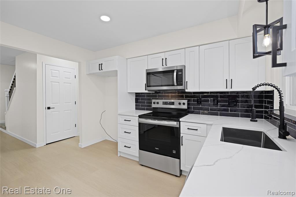 5426 N Piccadilly, West Bloomfield, MI — Photo 25