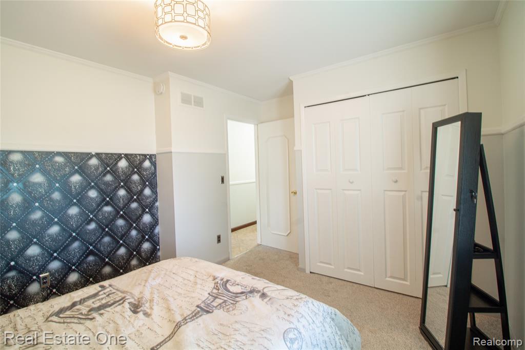 4300 Connie Drive, Sterling Heights, MI 48310 — Photo 16