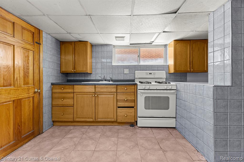 7026 Steadman Street, Dearborn, MI 48126 — Photo 30