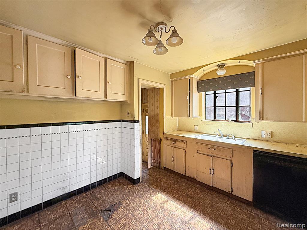 13334 Elmdale Street, Detroit, MI 48213 — Photo 13