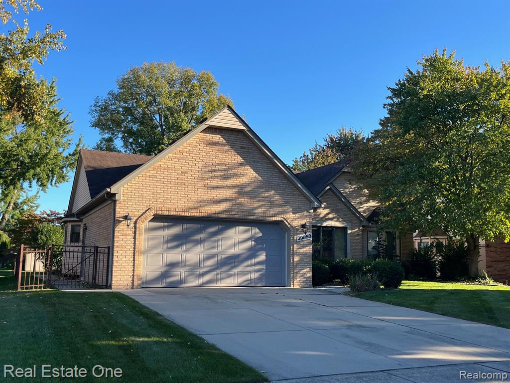 39858 Wilmette Drive Drive, Sterling Heights, MI 48313 — Photo 4