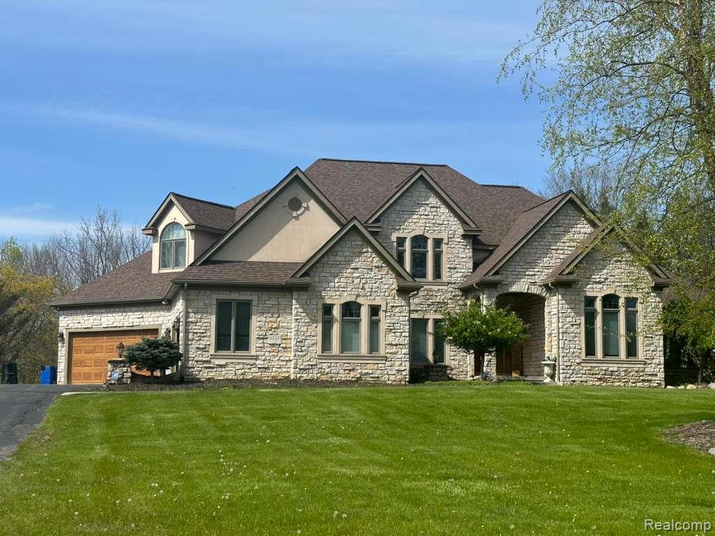 6223 Canter Creek Trail, Grand Blanc, MI 48439
