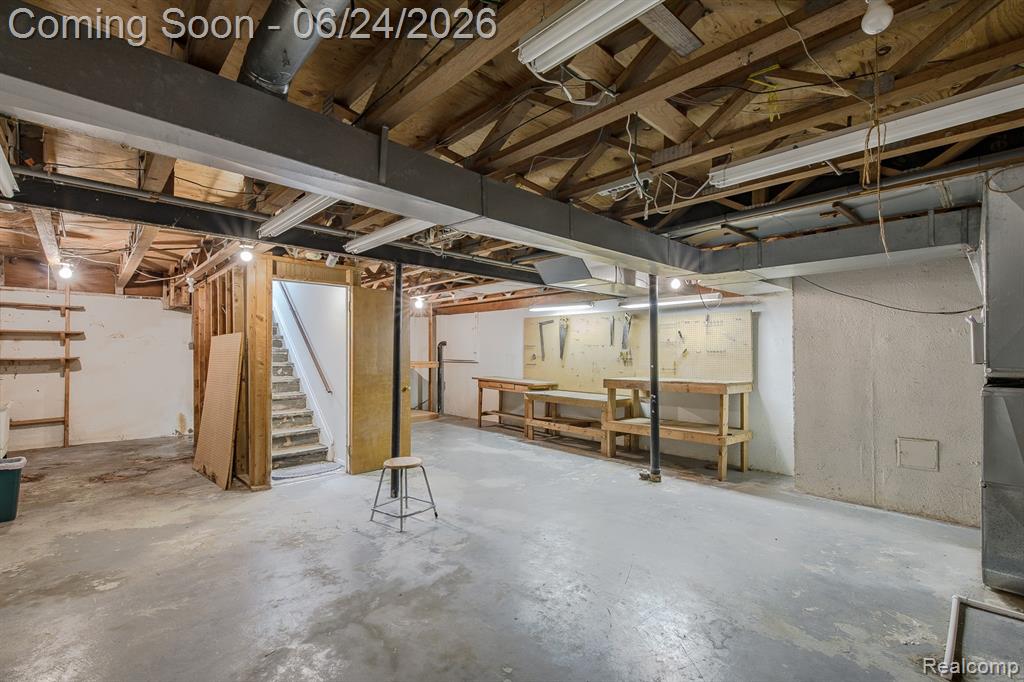 710 Basswood Drive, Rochester Hills, MI 48309 — Photo 37