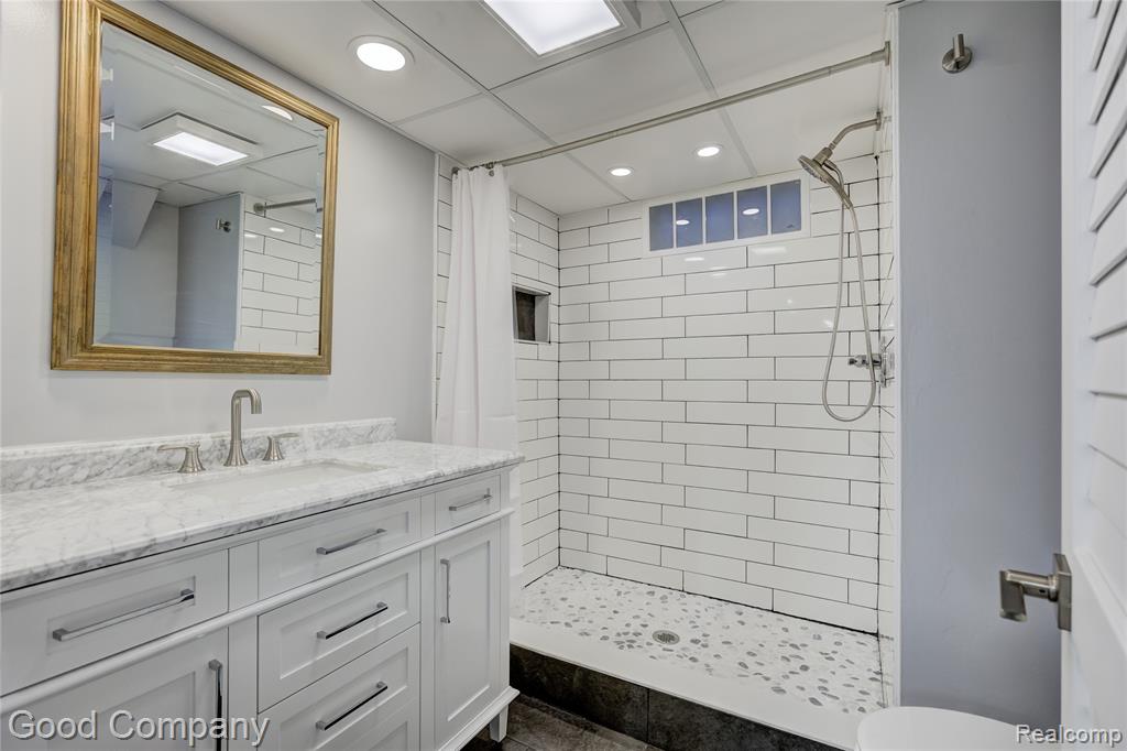 706 N Vermont Avenue, Royal Oak, MI 48067 — Photo 34