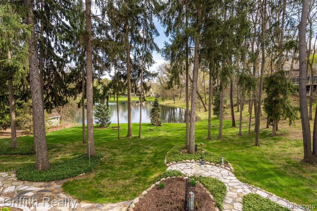 4524 GLEN EAGLES Drive, Brighton, MI 48116 — Photo 7