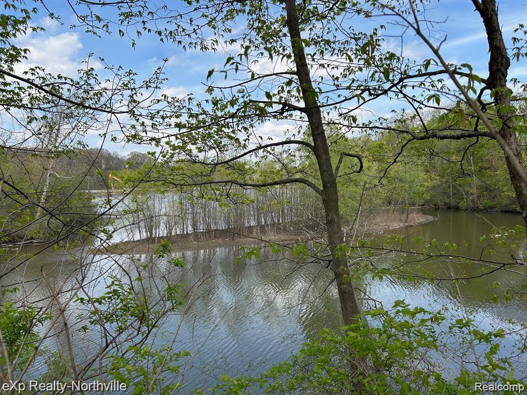 1103 N MILL Street - Photo 2