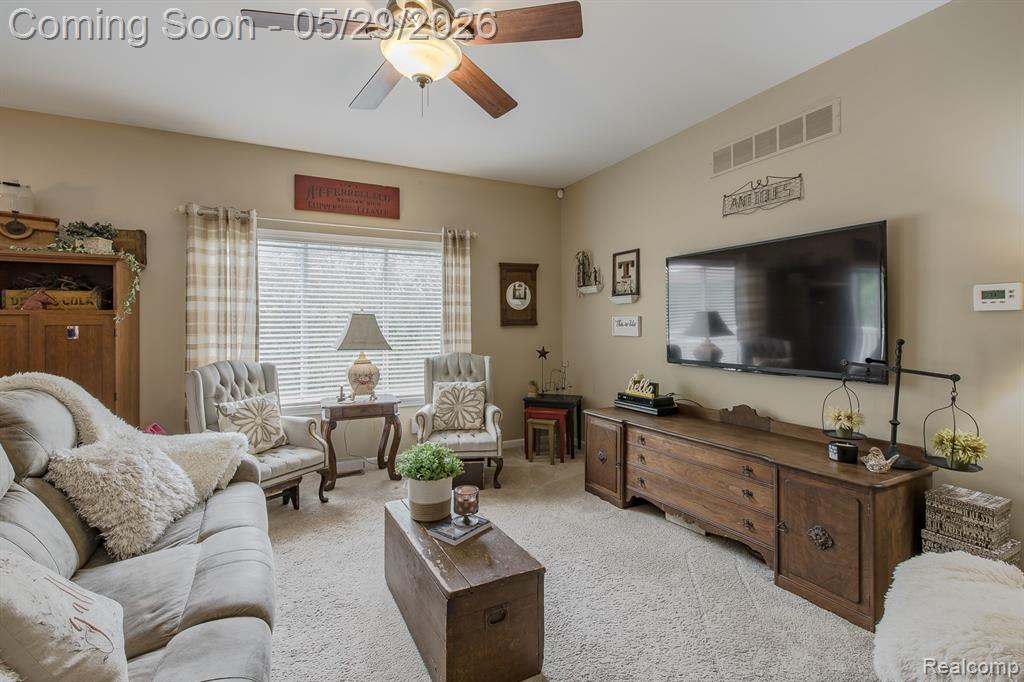 2740 Diane Marie Court, Waterford, MI 48329 — Photo 9