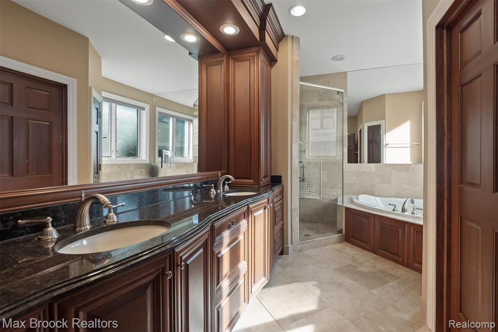 4764 Dow Ridge Road, Orchard Lake Village, MI 48324 — Photo 35