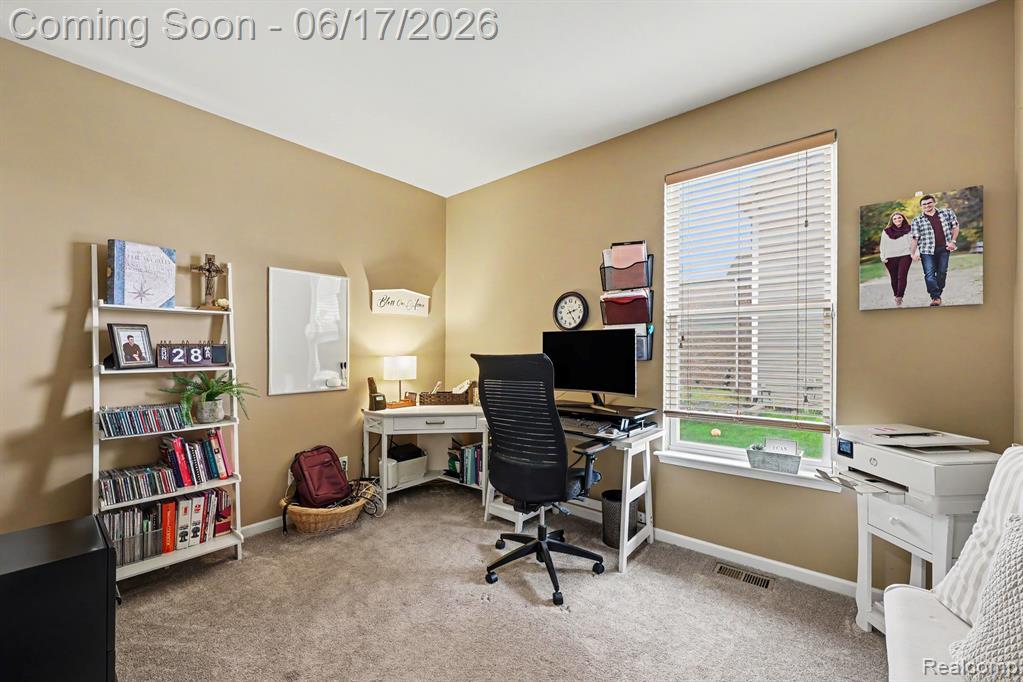 19120 Pembridge Street, Macomb, MI 48042 — Photo 16