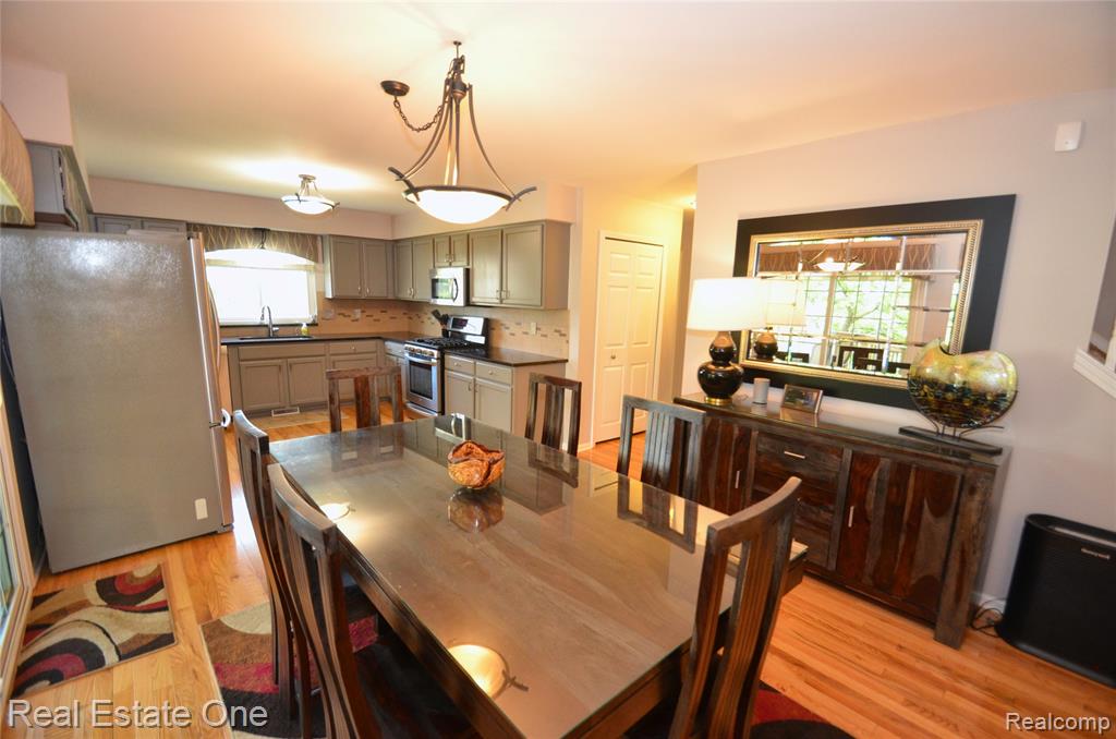 2092 Westview Court, Orion, MI — Photo 12