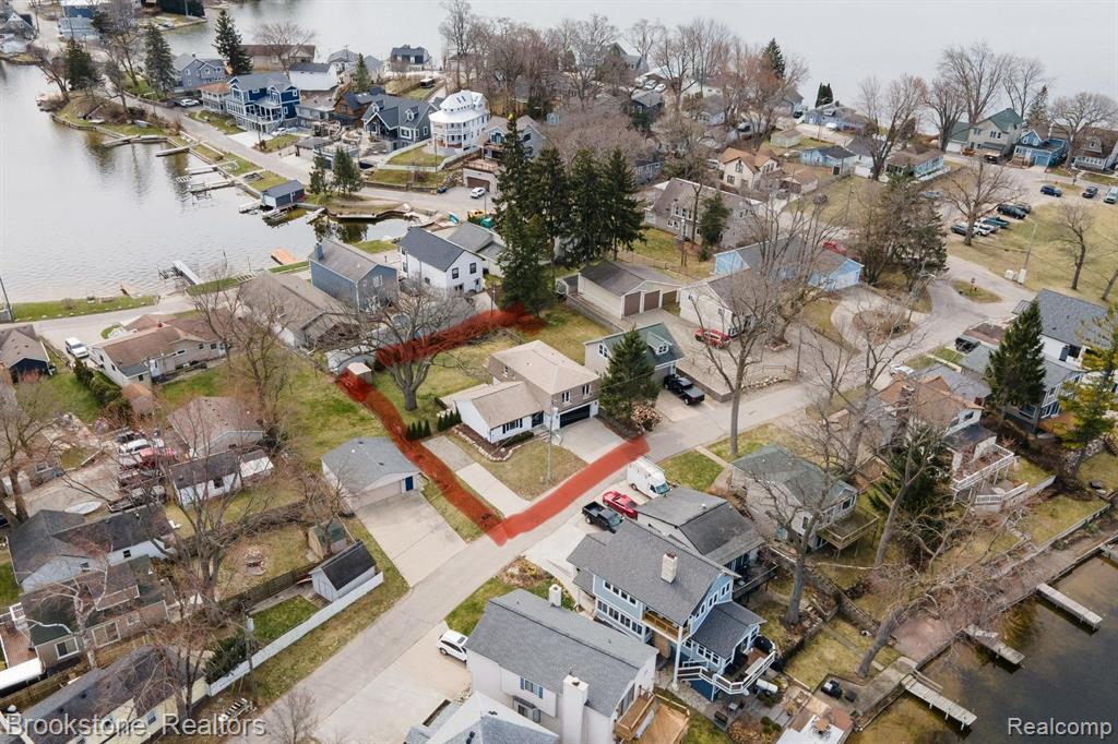 633 DETROIT Avenue, Lake Orion, MI 48362 — Photo 92