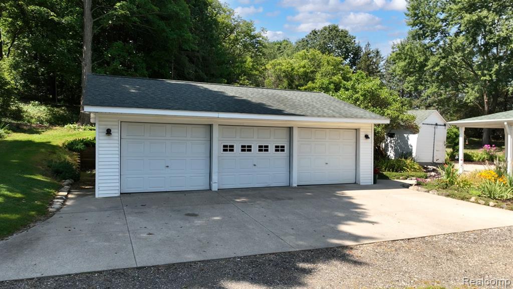 371 N Ortonville Road, Ortonville, MI 48462 — Photo 53