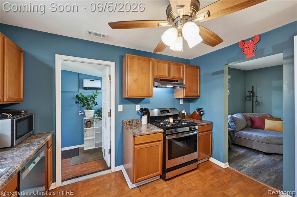 39185 Chase Street, Romulus, MI 48174 — Photo 13