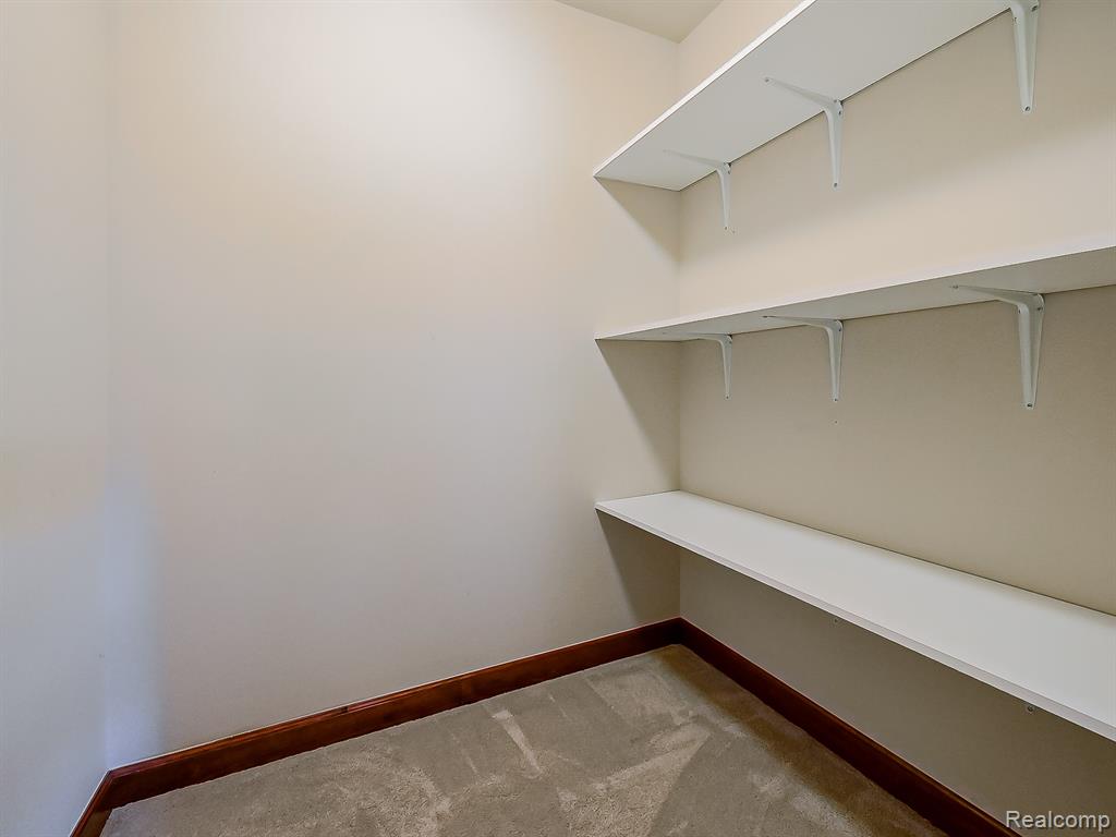 7364 Essex Drive, West Bloomfield, MI — Photo 48