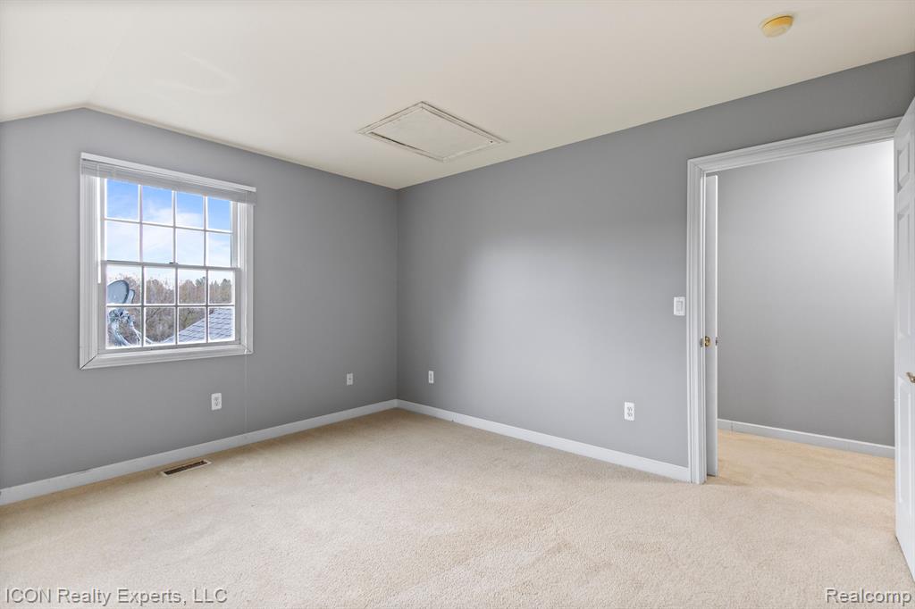 5580 HEGEL Road, Goodrich Vlg, MI — Photo 32