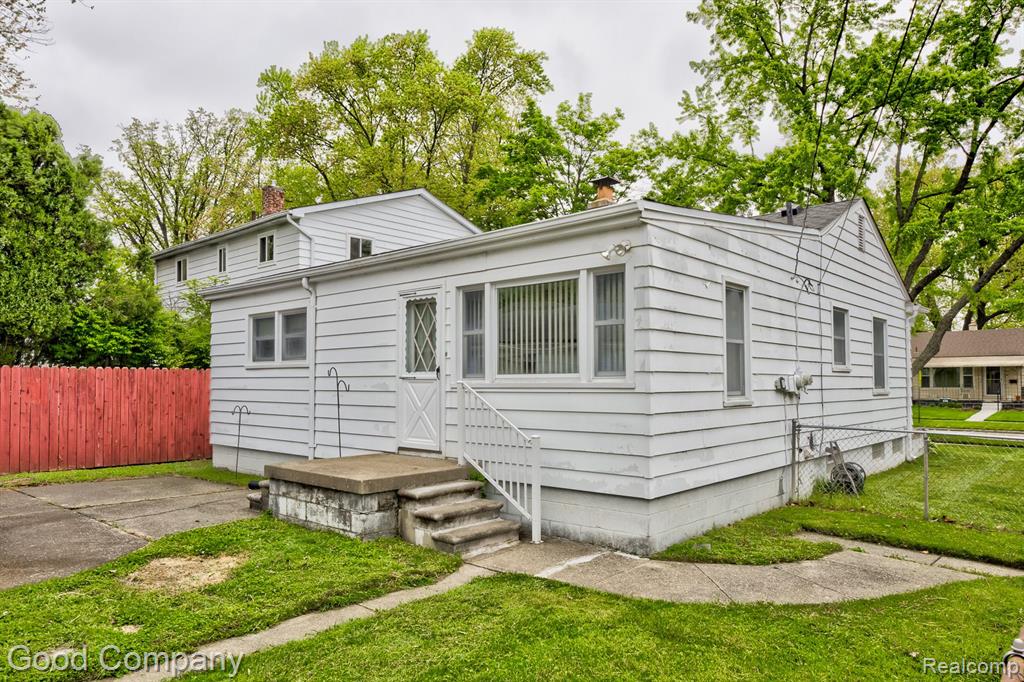 405 CHARLEVOIX Street, Clawson, MI — Photo 32