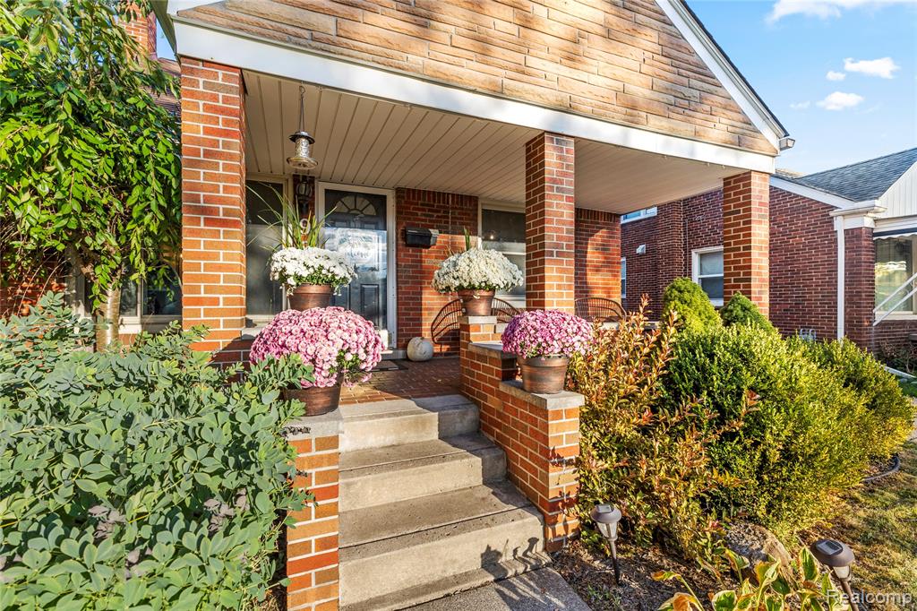 9849 BECKER Avenue, Allen Park, MI 48101 — Photo 2