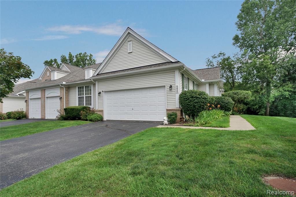 5820 Baypointe Boulevard, Clarkston, MI — Photo 2