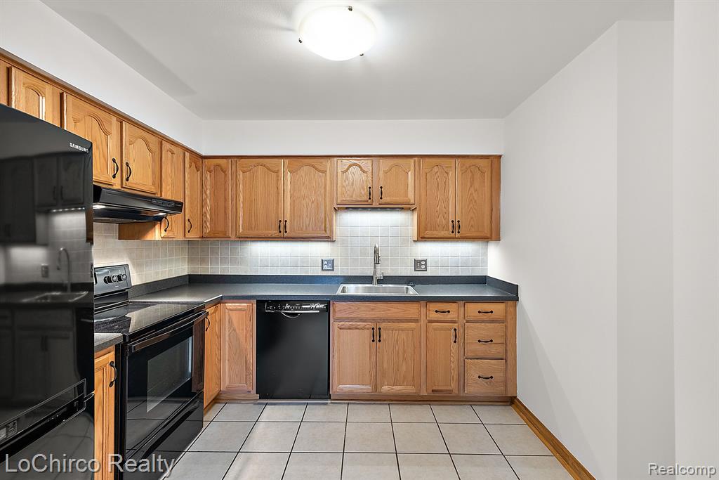 470 BALDWIN Avenue, Rochester, MI 48307 — Photo 10