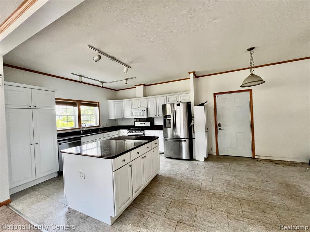 8015 Syracuse Street, Taylor, MI 48180 — Photo 14