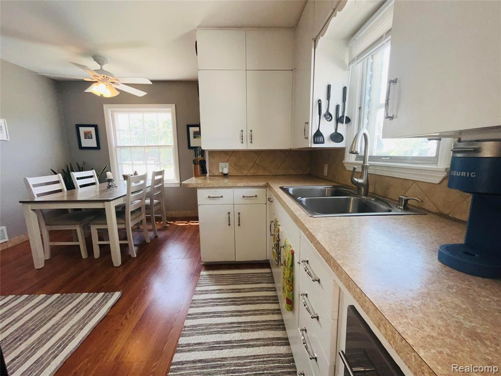 907 Napier Avenue, St. Joseph, MI 49085 — Photo 10