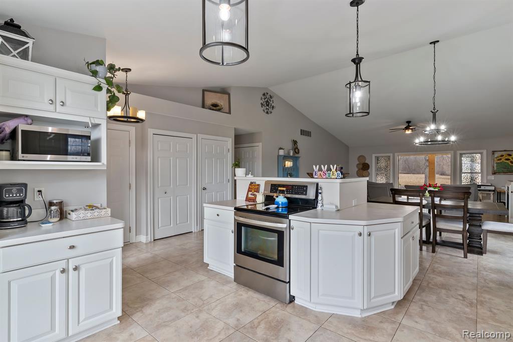 5188 Walkabout Lane, Swartz Creek, MI 48473 — Photo 8