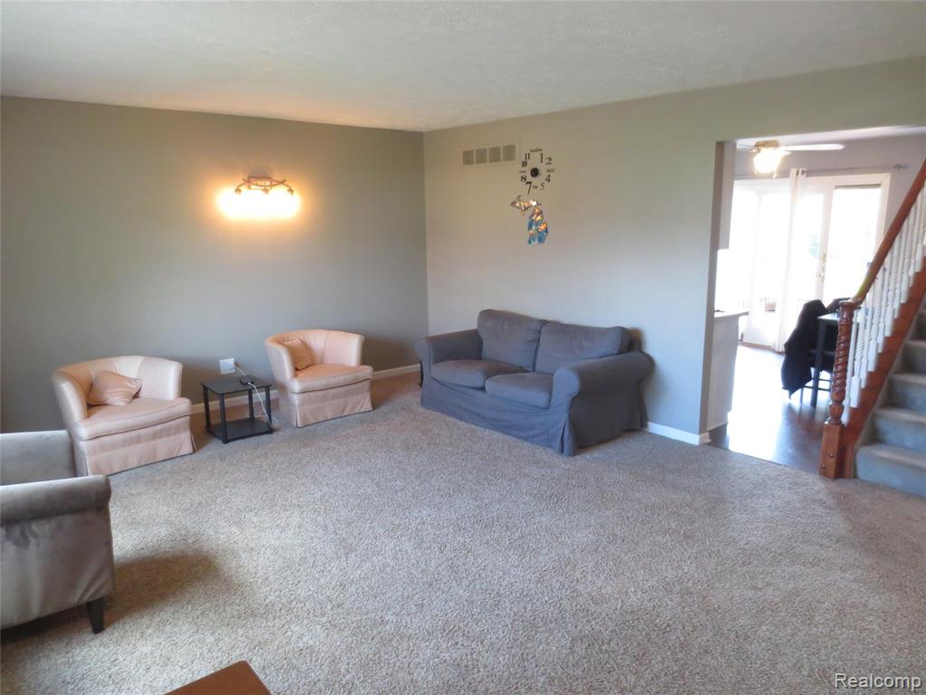 61365 Creekview Drive, South Lyon, MI 48178 — Photo 7