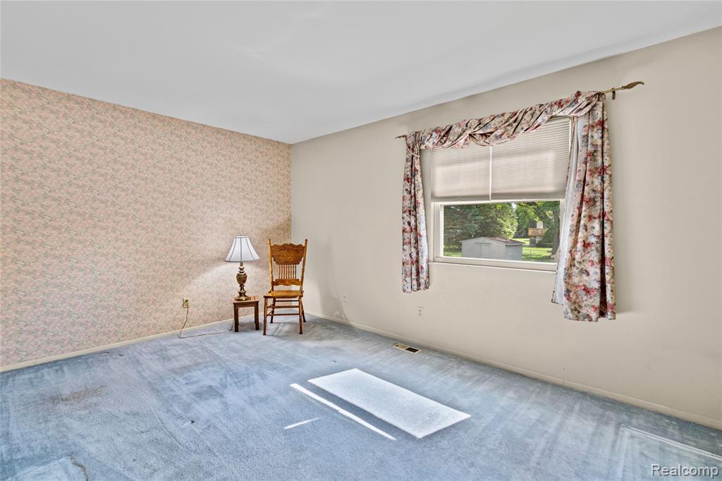6059 Stockbridge Commons Trail, Grand Blanc, MI 48439 — Photo 16