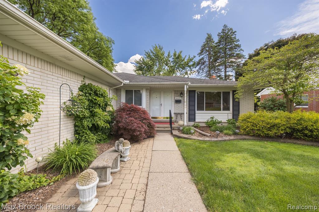4025 Auburn Drive, Royal Oak, MI 48073 — Photo 2