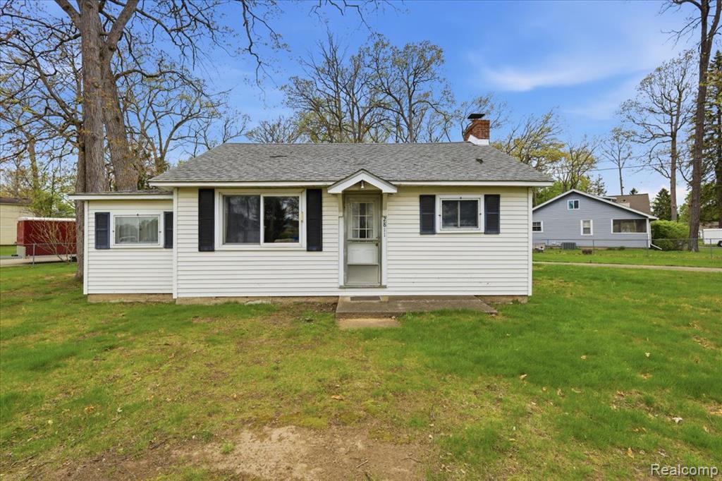 2811 Orange Grove Road, Waterford, MI 48329 — front exterior