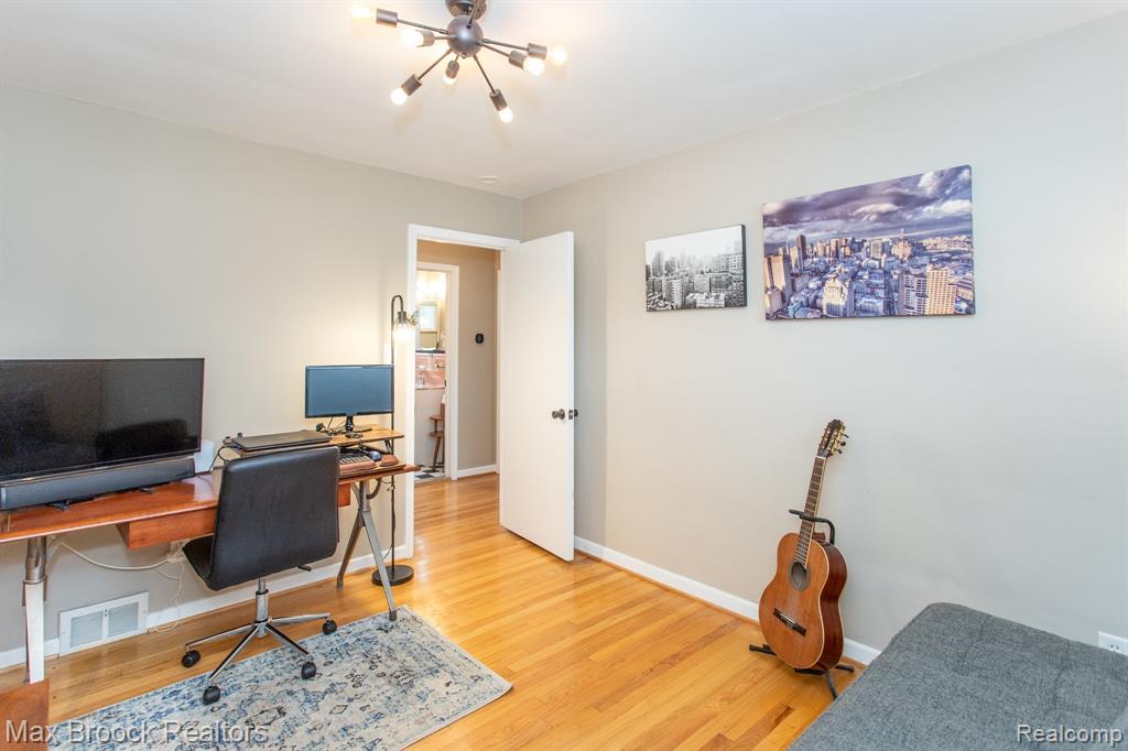 24460 Rosewood Street, Oak Park, MI 48237 — Photo 22