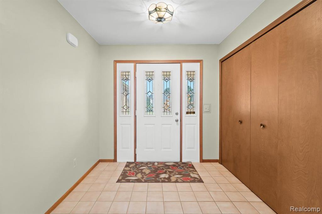 46690 BARBARA Drive, Macomb, MI 48044 — Photo 9