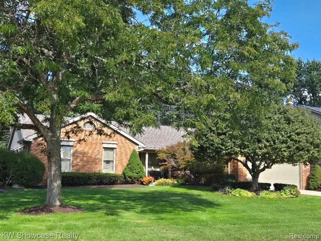 21452 Parklane Street, Farmington Hills, MI 48335