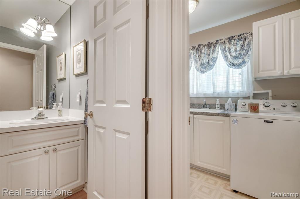 6894 LANCEWOOD, Shelby Twp, MI 48316 — Photo 32