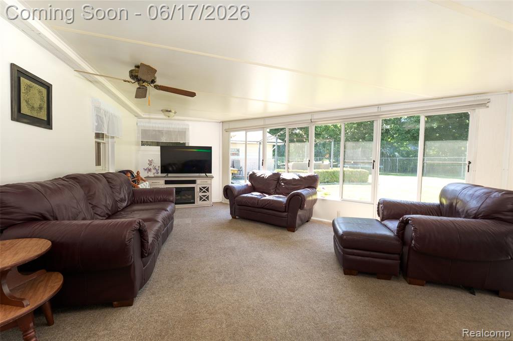 921 E Northfield Avenue, Pontiac, MI 48340 — Photo 10