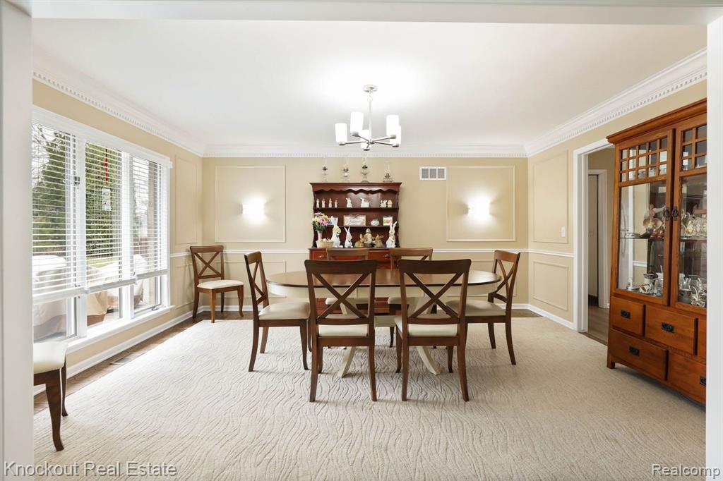 9350 OAKMONT Drive, Grand Blanc, MI 48439 — Photo 12