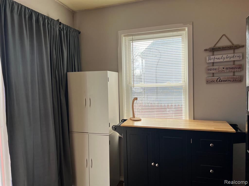 4655 MILDRED Street, Wayne, MI 48184 — Photo 32