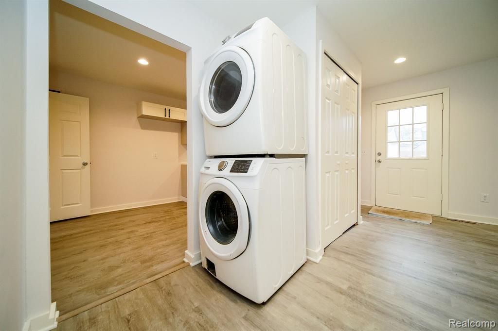 935 MCCLELLAN Street, Lake Orion, MI 48362 — Photo 17