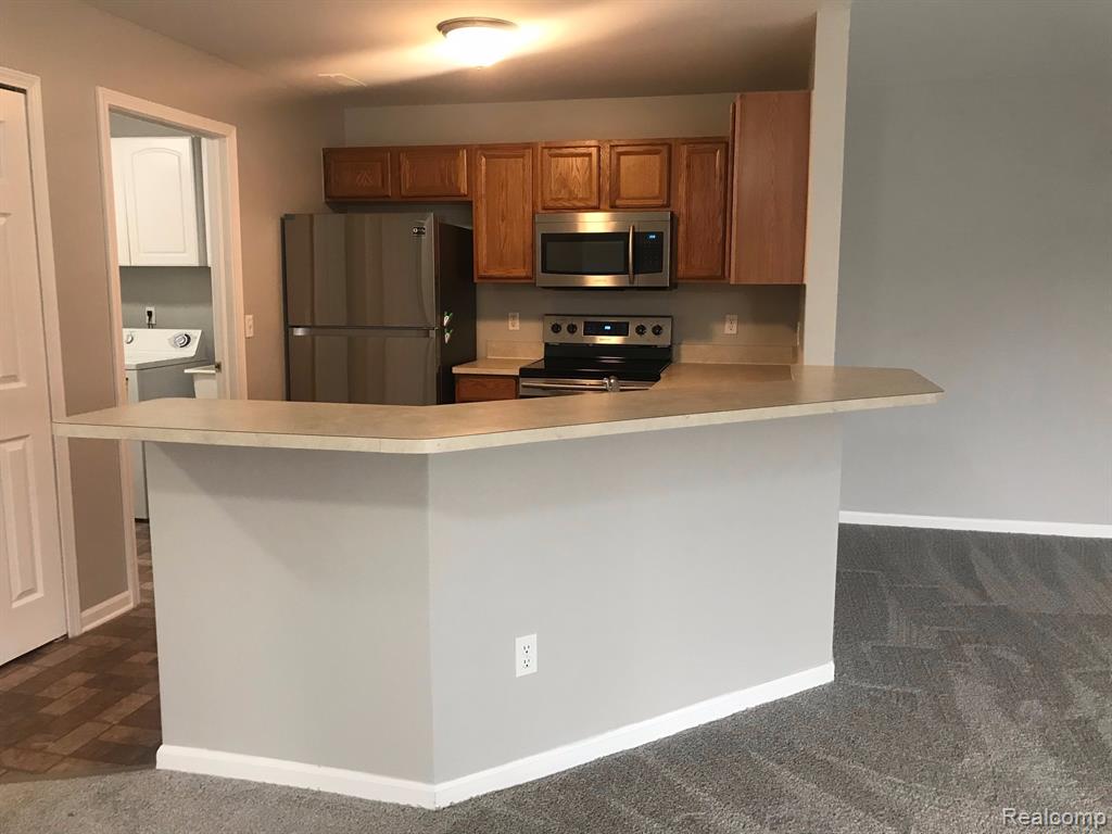 43915 Elm Drive, Sterling Heights, MI 48313 — Photo 8